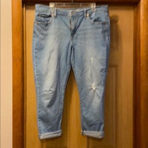 Levi’s boyfriend cropped capris